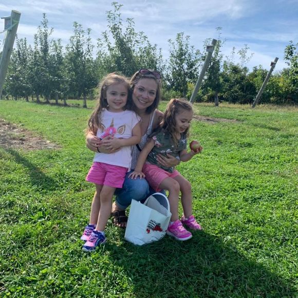 Meet your Posher, Heidi - Picture 1 of 1